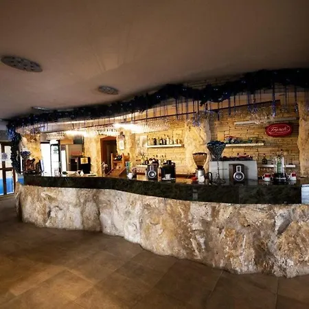 Отель Hunter Revuca